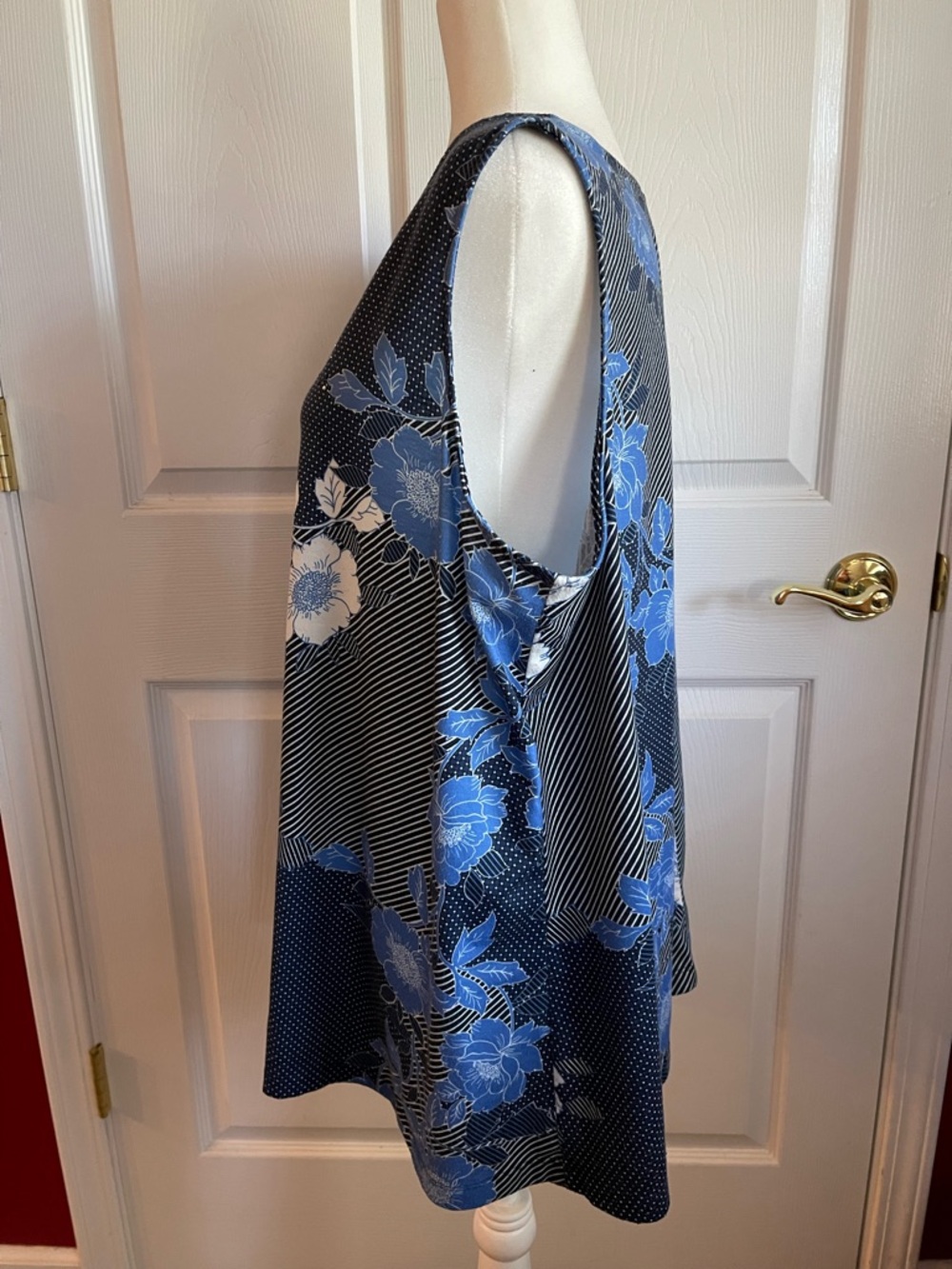 Catherines Navy Floral Print Sleeveless Blouse with Blue and White Flowers - Picture 5 of 8